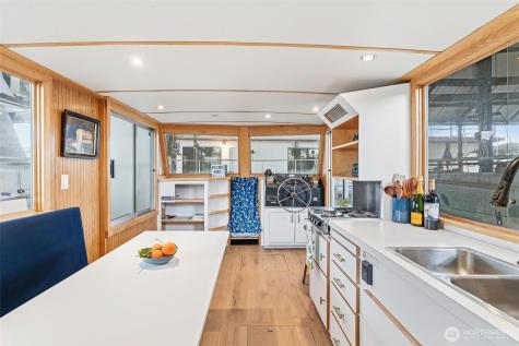 2401 N Northlake Way Seattle WA 98103