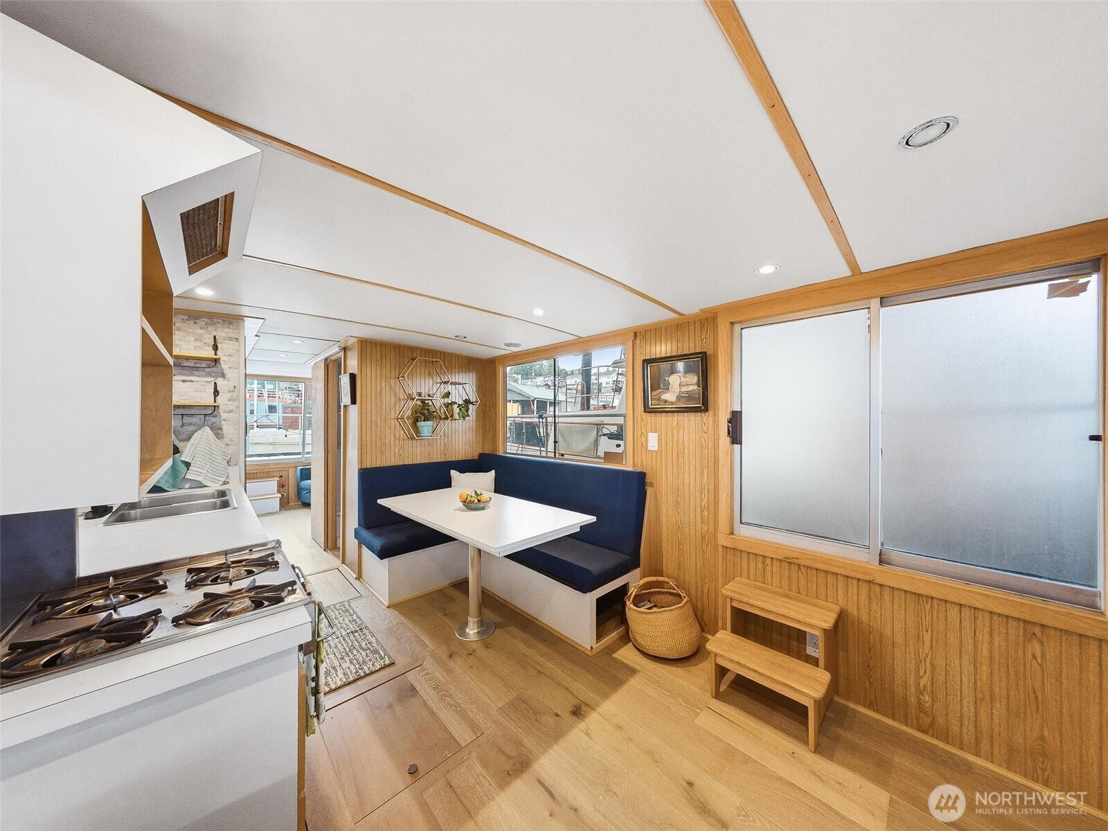 2401 N Northlake Way Seattle WA 98103