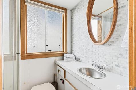 2401 N Northlake Way Seattle WA 98103