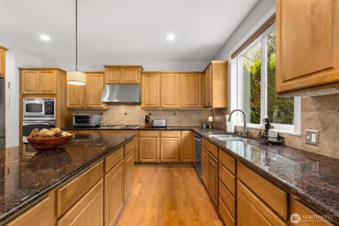 23254 SE Daybreak Place Maple Valley WA 98038