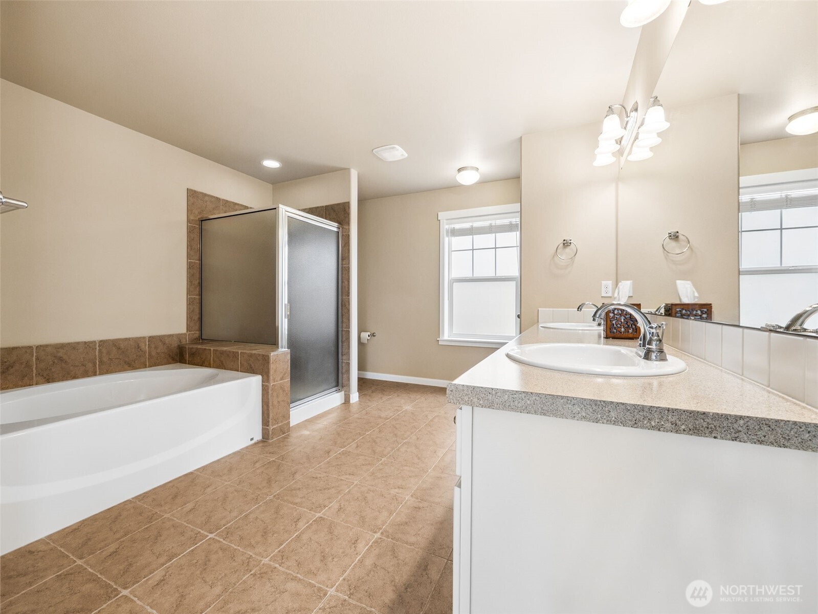 33921 12th Place SW Federal Way WA 98023