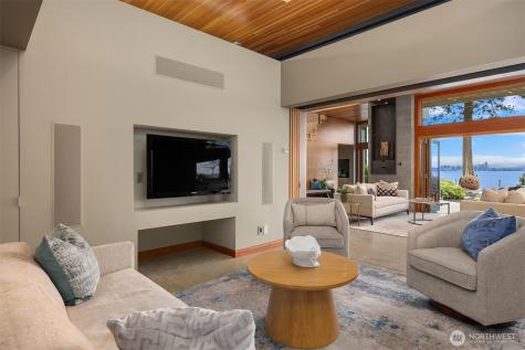 7268 Madrona Drive NE Bainbridge Island WA 98110