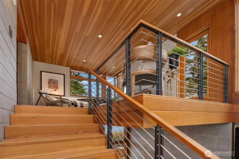 7268 Madrona Drive NE Bainbridge Island WA 98110