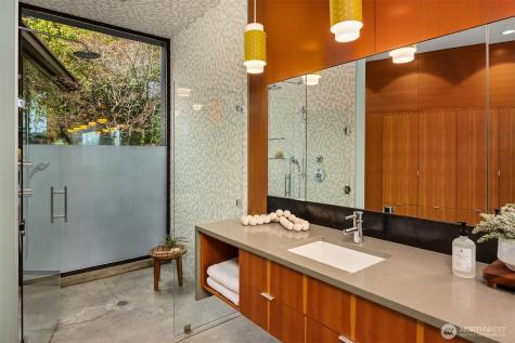7268 Madrona Drive NE Bainbridge Island WA 98110