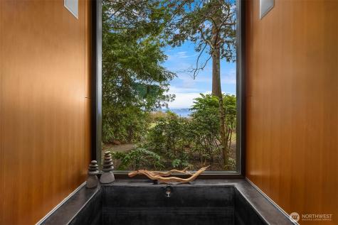7268 Madrona Drive NE Bainbridge Island WA 98110