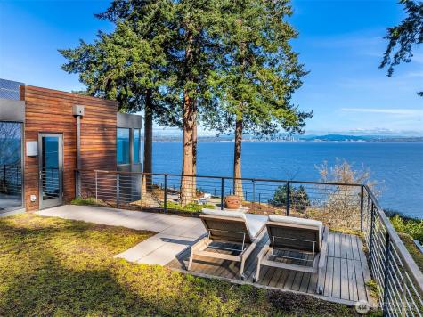 7268 Madrona Drive NE Bainbridge Island WA 98110