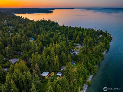 7268 Madrona Drive NE Bainbridge Island WA 98110