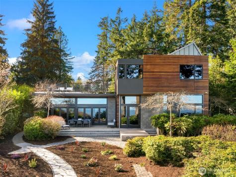7268 Madrona Drive NE Bainbridge Island WA 98110
