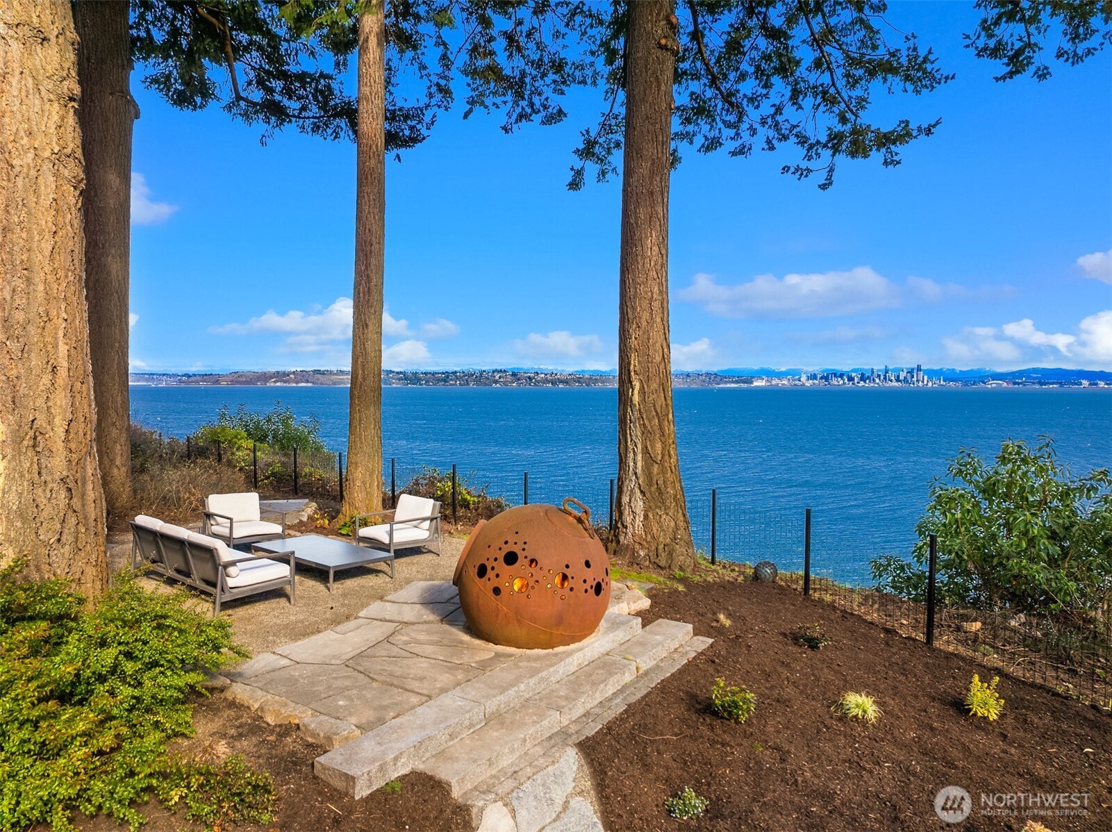 7268 Madrona Drive NE Bainbridge Island WA 98110