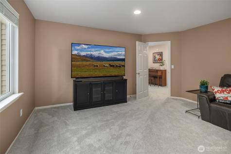 2433 201st Street SE Bothell WA 98012