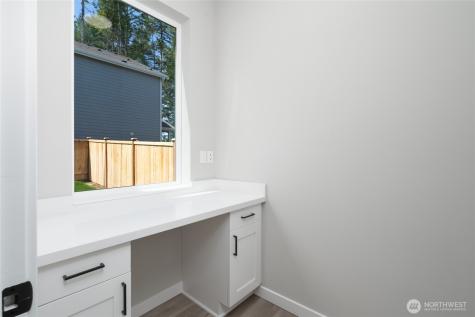 2431 SW Ridgeway Drive Oak Harbor WA 98277