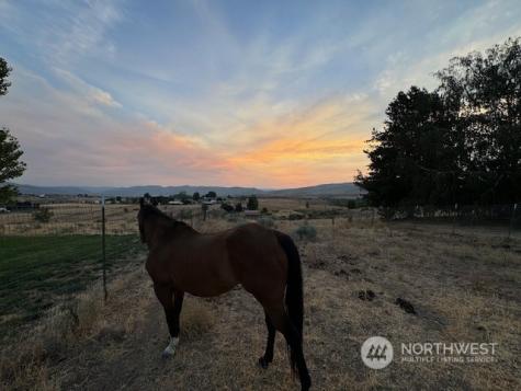 230 Windy Lane Yakima WA 98903