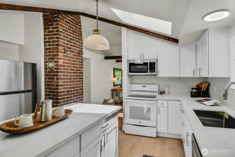1262 SW Orchard Street SW Seattle WA 98106