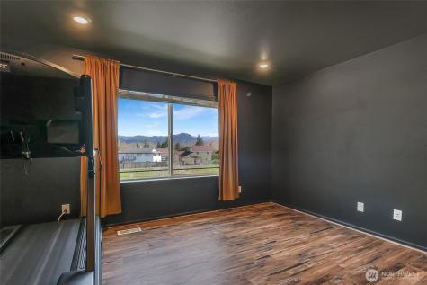 650 Mckinley Street Enumclaw WA 98022