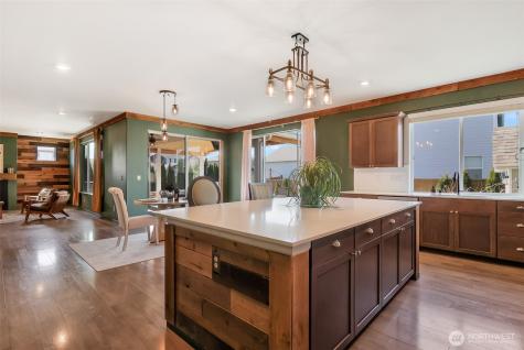 650 Mckinley Street Enumclaw WA 98022
