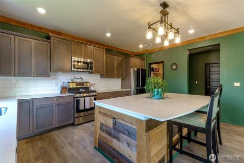 650 Mckinley Street Enumclaw WA 98022