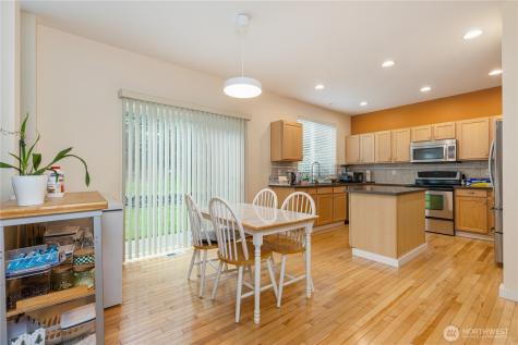 28104 Maple Ridge Way SE Maple Valley WA 98038