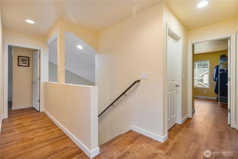 28104 Maple Ridge Way SE Maple Valley WA 98038