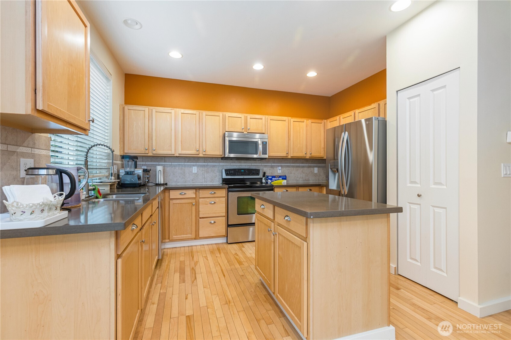 28104 Maple Ridge Way SE Maple Valley WA 98038