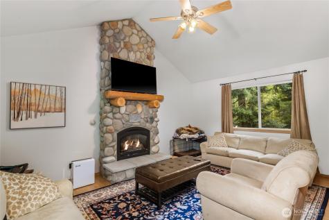 181 Cozy Lane Ronald WA 98940