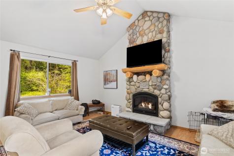 181 Cozy Lane Ronald WA 98940