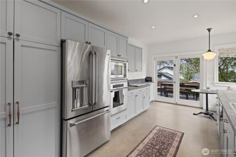 4306 Burke Avenue N Seattle WA 98103