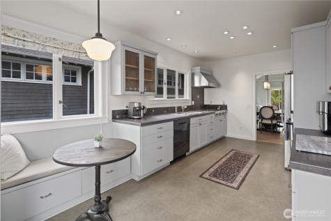 4306 Burke Avenue N Seattle WA 98103