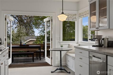 4306 Burke Avenue N Seattle WA 98103