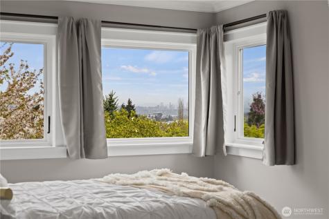 4306 Burke Avenue N Seattle WA 98103