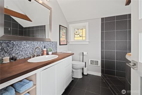 4306 Burke Avenue N Seattle WA 98103