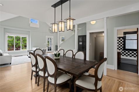 4306 Burke Avenue N Seattle WA 98103