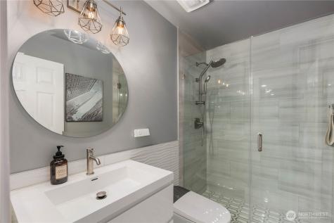 1003 Shelton Avenue NE Renton WA 98056