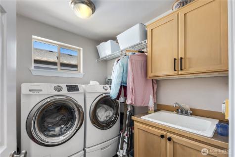 1003 Shelton Avenue NE Renton WA 98056