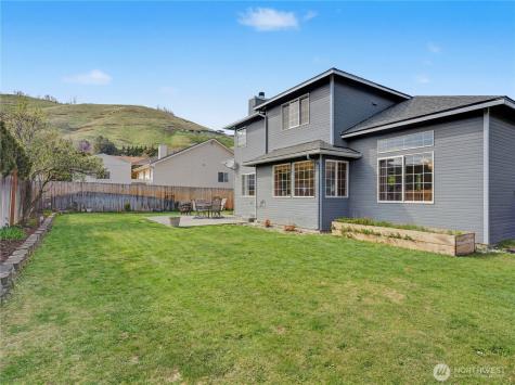 1929 Hideaway Place Wenatchee WA 98801