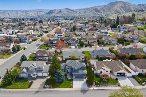 1929 Hideaway Place Wenatchee WA 98801