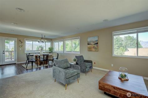 702 N Lyle Avenue East Wenatchee WA 98802