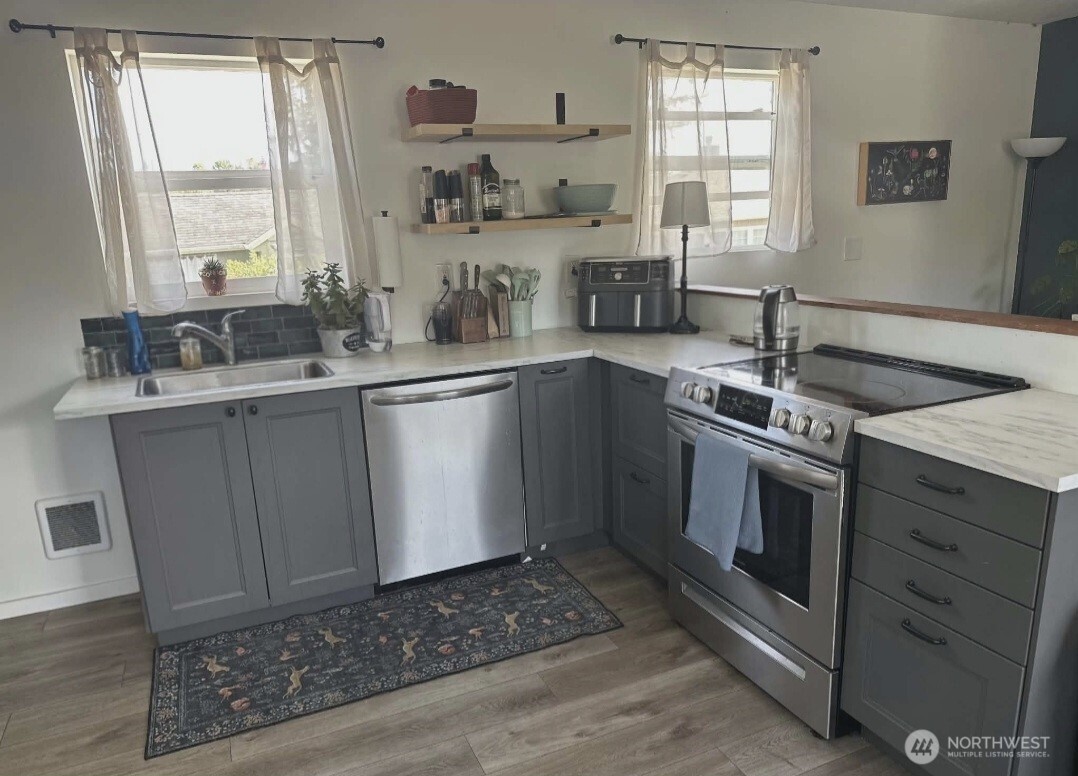 1911 Ocean Beach Boulevard S Long Beach WA 98631