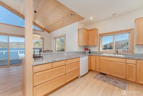 1606 S Lakeshore Road Chelan WA 98816
