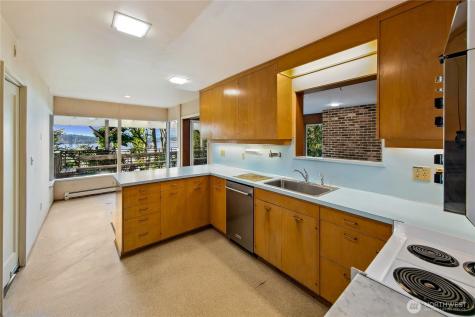 2425 Evergreen Point Road Medina WA 98039