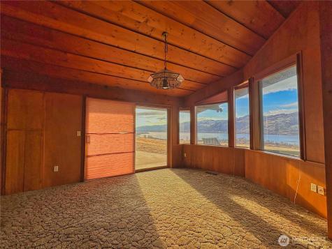 323 Eastlake Road Oroville WA 98844