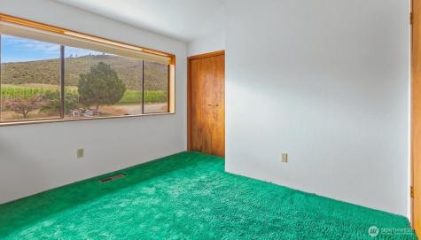 323 Eastlake Road Oroville WA 98844