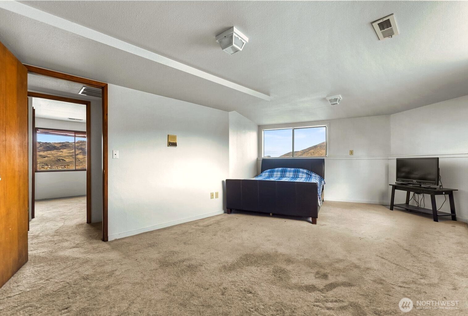 323 Eastlake Road Oroville WA 98844