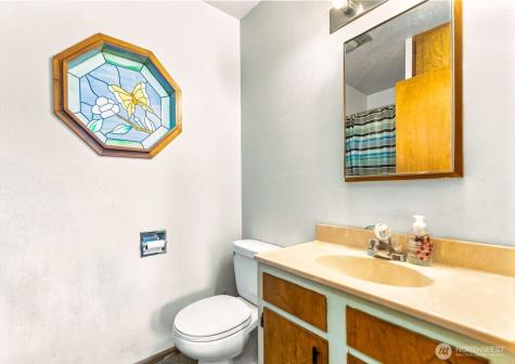 323 Eastlake Road Oroville WA 98844