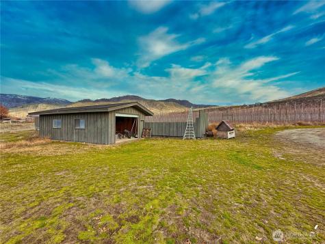 323 Eastlake Road Oroville WA 98844