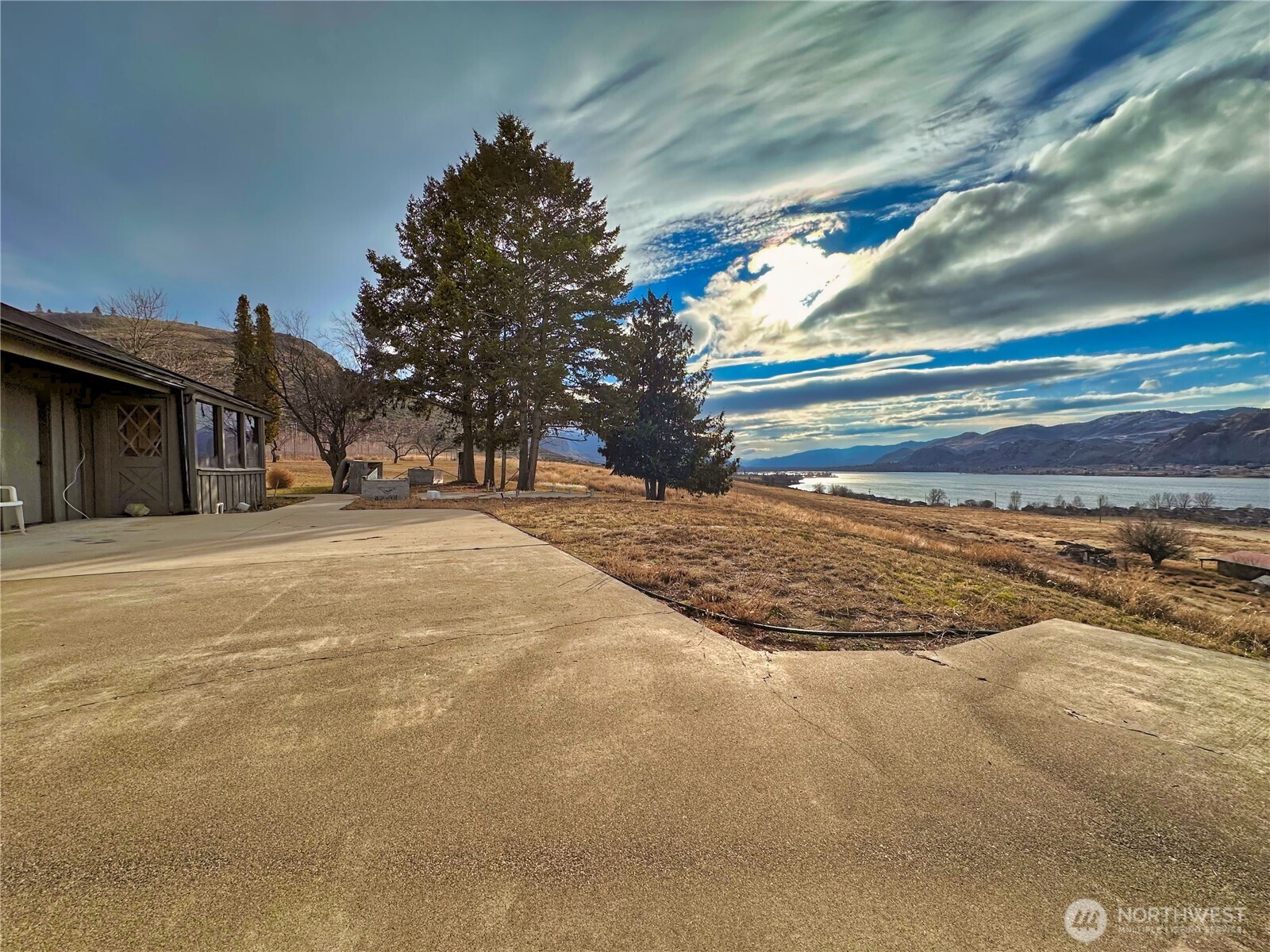 323 Eastlake Road Oroville WA 98844