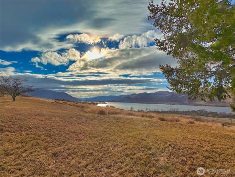 323 Eastlake Road Oroville WA 98844