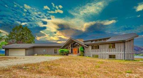 323 Eastlake Road Oroville WA 98844
