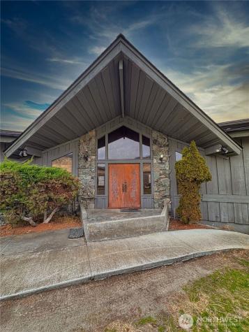 323 Eastlake Road Oroville WA 98844