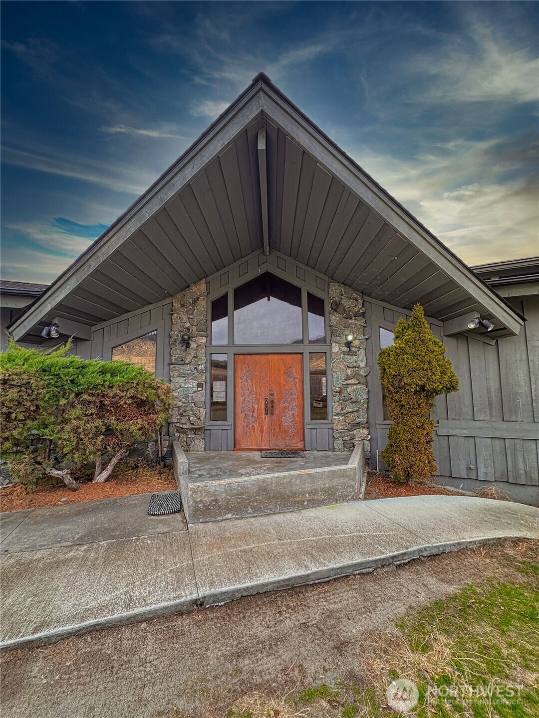 323 Eastlake Road Oroville WA 98844