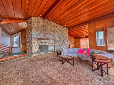 323 Eastlake Road Oroville WA 98844